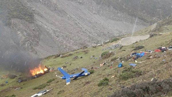 কেদারনাথ তীর্থযাত্রী বহনকারী হেলিকপ্টার বিধ্বস্ত, নিহত ৬