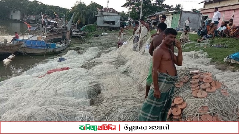 মধ্যরাত থেকে শুরু হচ্ছে ইলিশ ধরার উৎসব