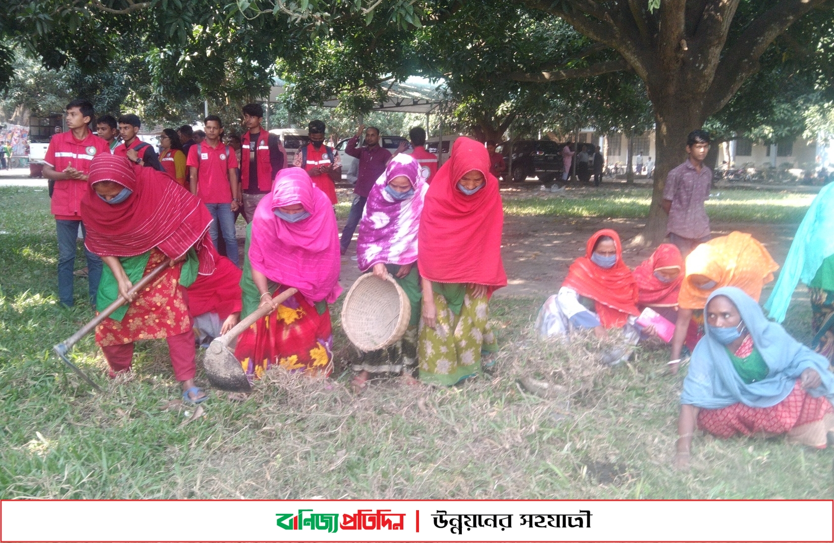 চাঁপাইনবাবগঞ্জে বিশেষ পরিচ্ছন্নতা অভিযান শুরু