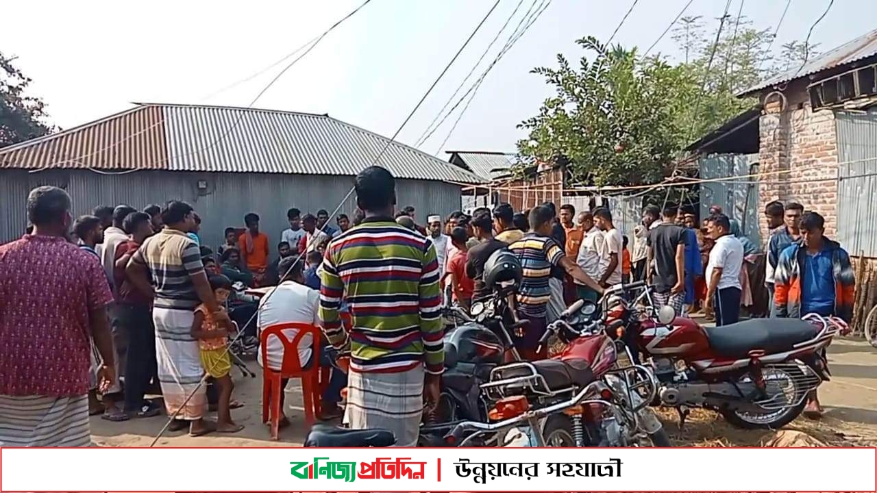 পাবনায় বাঁশঝাড় থেকে ভ্যানচালকের ঝুলন্ত মরদেহ উদ্ধার