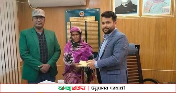 মানবেতর জীবনযাপন করা রিজিয়া খাতুনের পাশে ইউএনও