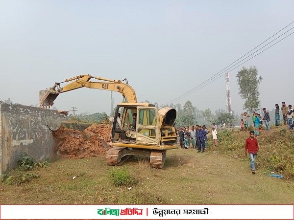 কুড়িগ্রামে অবৈধ ইটভাটা গুঁড়িয়ে দিলো পরিবেশ অধিদপ্তর