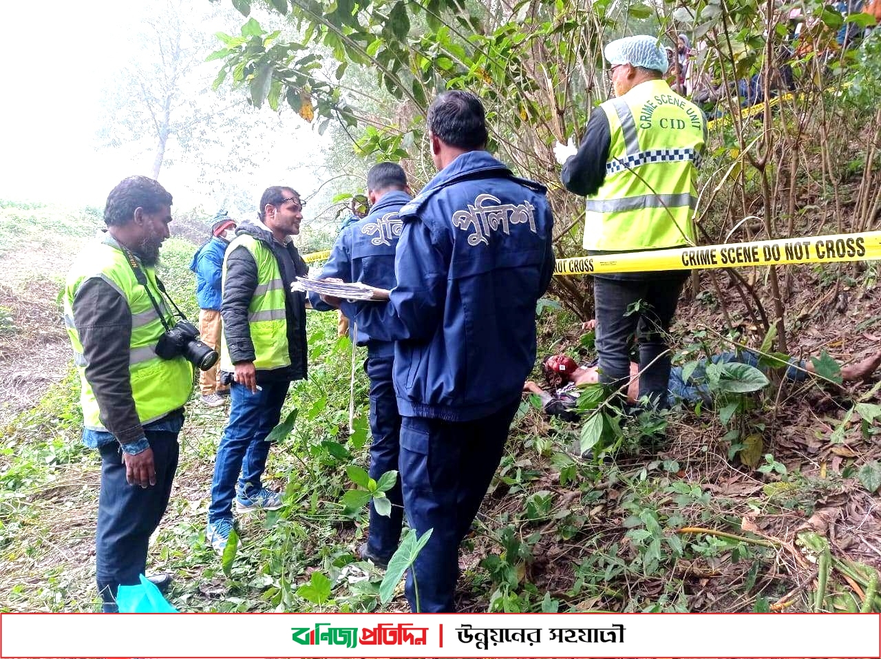 ফরিদপুরে রাস্তার পাশে থেকে ভ্যানচালকের মরদেহ উদ্ধার