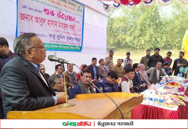 চিরিরবন্দরে নদী খনন শুরু ভাগ্যবদলের আশায় কৃষক