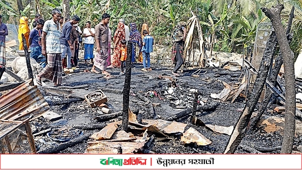 বাগেরহাটে শিক্ষিকার বসতঘর পুড়িয়ে দিলেন দুর্বৃত্তরা