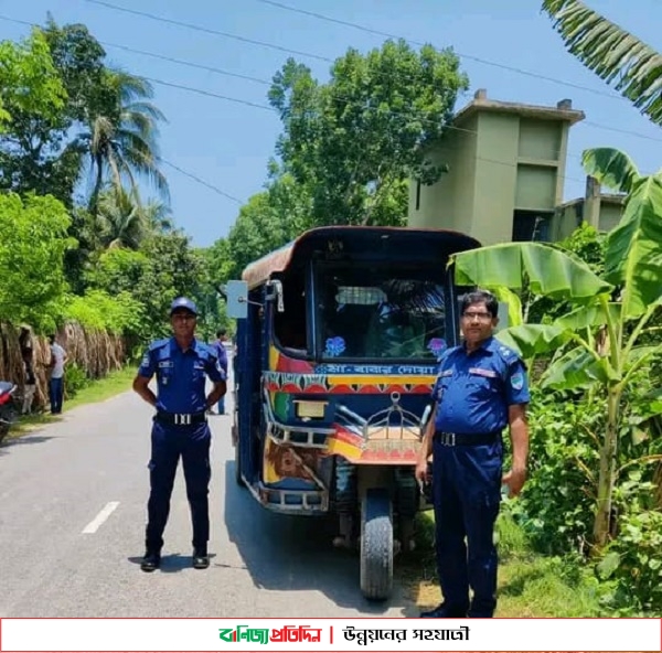 নড়াইলে ট্রাফিক পুলিশের অভিযানে অবৈধ যানবাহন আটক