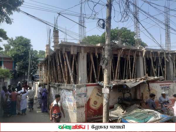 রূপগঞ্জে নির্মাণাধীন ভবনের ছাদ থেকে পড়ে নির্মাণ শ্রমিকের মৃত্যু