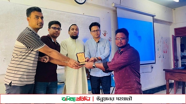 ইরাসমাস বৃত্তিধারী শিক্ষার্থীদের সংবর্ধনা দিল অনুশীলন