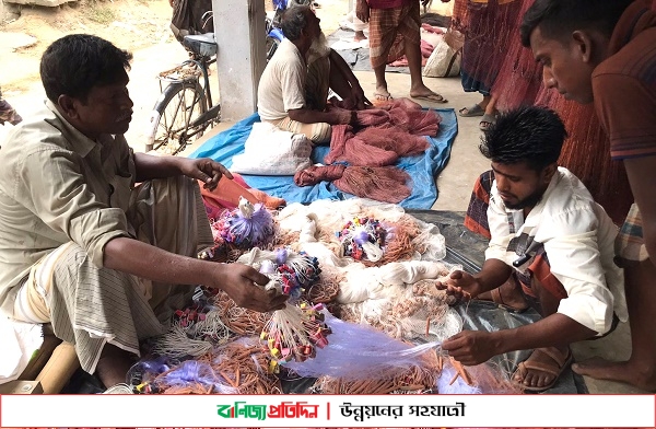 মৌসুম শুরুর আগেই হাট-বাজারে কারেন্ট জাল বিক্রি নজর নেই প্রশাসনের