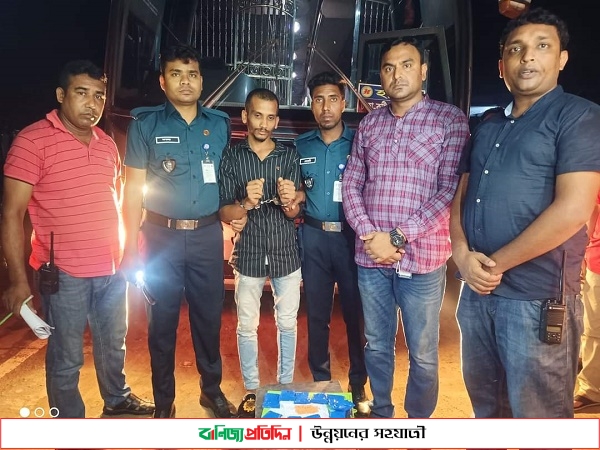 মাদকদ্রব্য নিয়ন্ত্রণের অভিযানে ২০০০ পিচ ইয়াবা ট্যাবলেট সহ ১ জন আটক