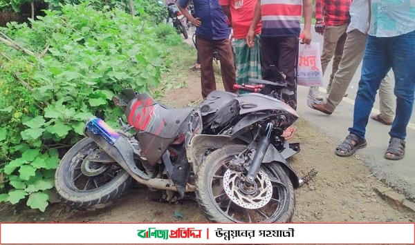 প্রাইভেটকার ও মোটরসাইকেলের মুখোমুখি সংঘর্ষে কলেজছাত্র নিহত