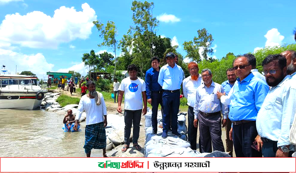 ভাঙ্গন পরিদর্শনে পানিসম্পদ অতিঃ সচিব যমুনায় ভাঙন রোধে বেড়িবাঁধ প্রকল্পের কাজ শুরু করা হবে