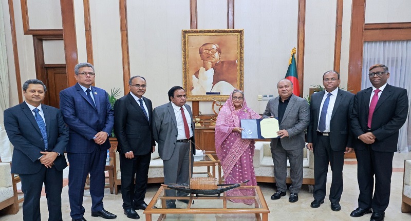 পুঁজিবাজারে বিও হিসাব খুললেন প্রধানমন্ত্রী ও শেখ রেহানা