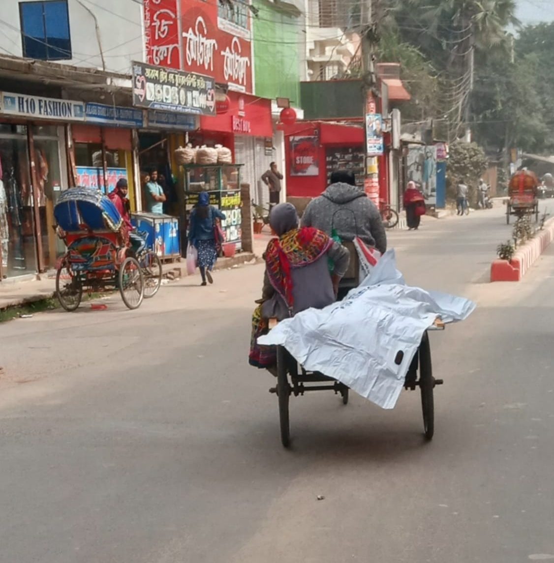 ফরিদপুরে ১১ তলা থেকে পড়ে নারী ডাক্তারের মৃত্যু 