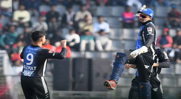 কুমিল্লা ভিক্টোরিয়ান্সেকে ৮ রানে হারাল রংপুর রাইডার্স