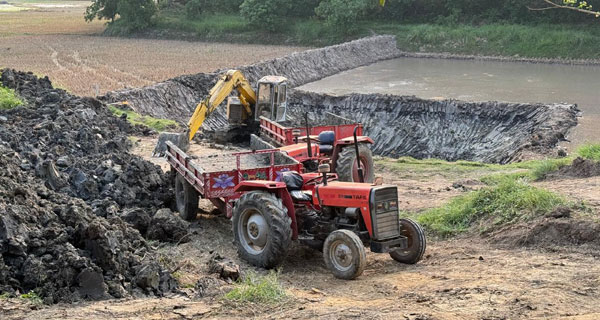 কালীগঞ্জে থামছে না কৃষি জমির মাটি কাটা, ভুল তথ্যে প্রশাসন বিভ্রান্ত