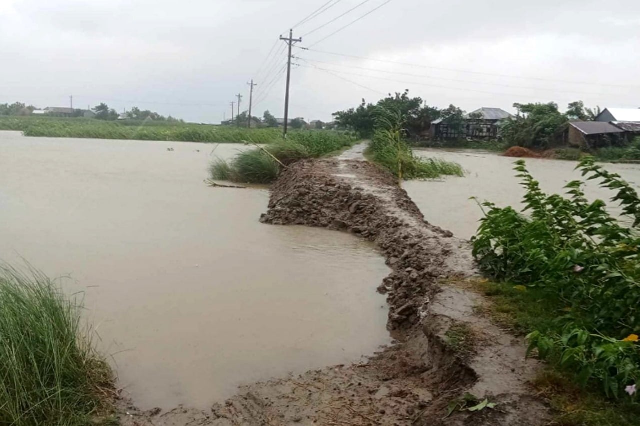 ঘুর্ণিঝড় রেমাল চাঁদপুরে বাতাসের গতি ও বৃষ্টিপাত বেড়েছে