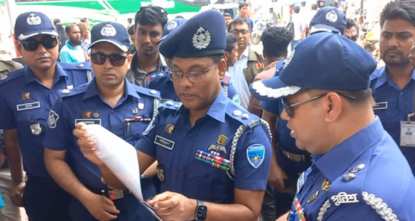 চাঁদপুরে ‘নো হেলমেট নো ফুয়েল’ এর কার্যক্রম শুরু