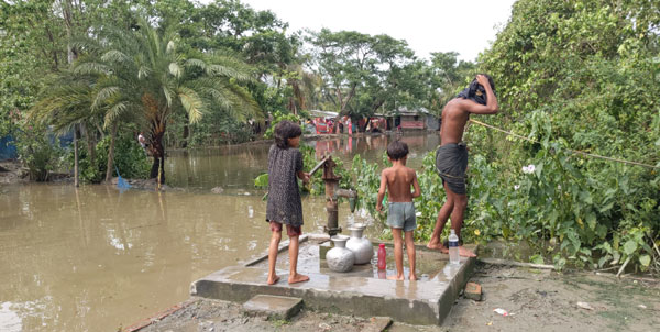 ঘূর্নিঝড় রেমাল: সুপেয় পানির তীব্র সংকটে বাগেরহাটের মানুষ