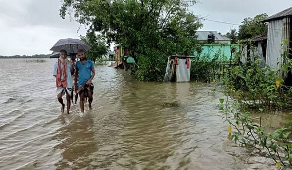 বাচ্চাদের হাতে স্মার্টফোন নয়, খেলার সামগ্রী দিন: মেয়র আতিক