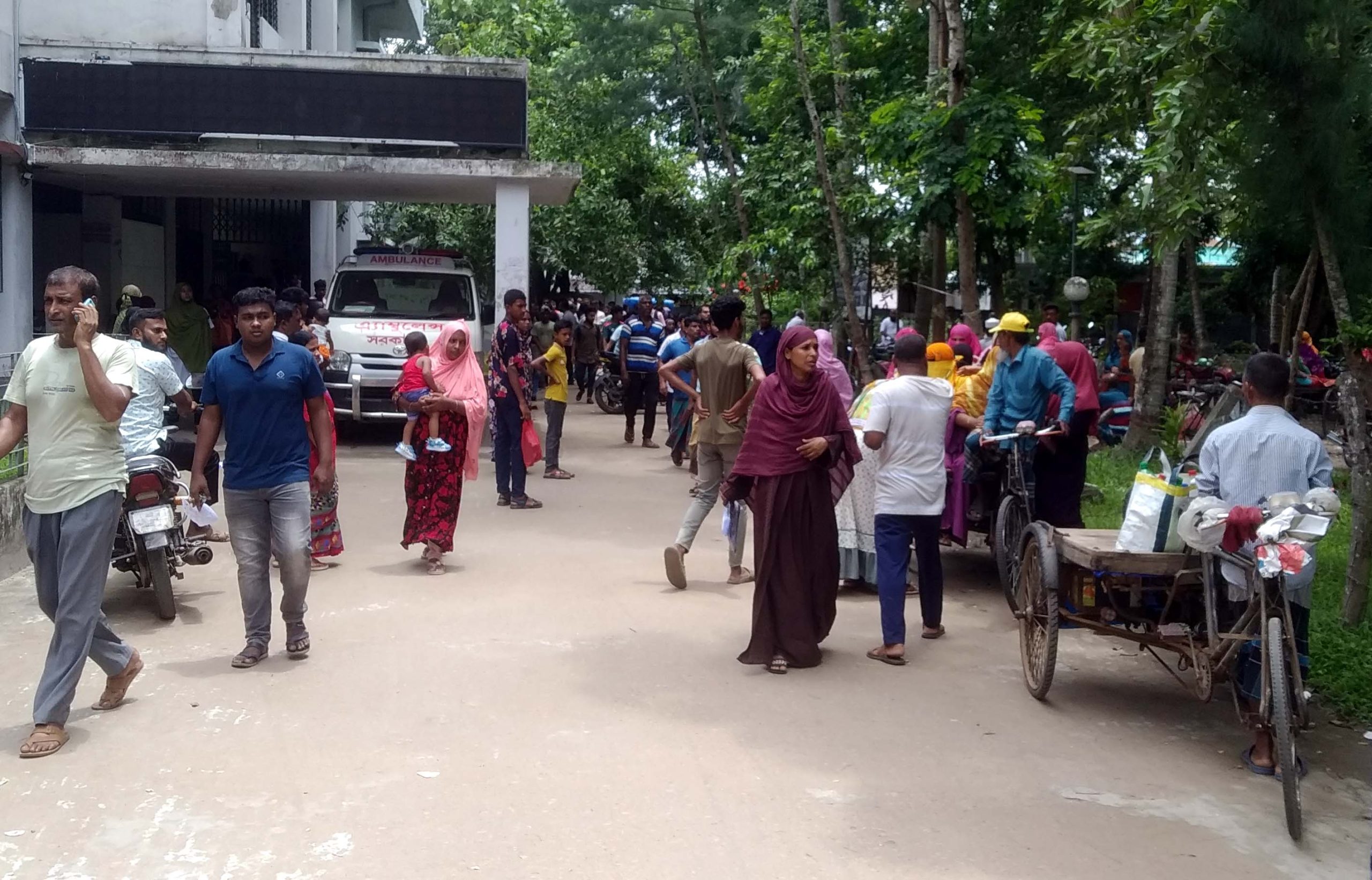 বাগেরহাটে পরিবহনের ধাক্কায় বিদ্যালয়ের অফিস সহকারী নিহত