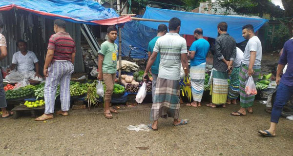 শ্রীপুরে সাধারাণ মানুষের ক্রয় ক্ষমতার বাইরে কাঁচা মরিচ