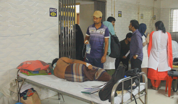 পাবিপ্রবিতে শিক্ষার্থীকে মেরে হাসপাতালে পাঠালেন ছাত্রলীগ নেতা