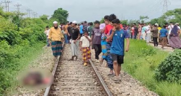 নরসিংদীতে ট্রেনে কাটা পড়ে ৫ জন নিহত