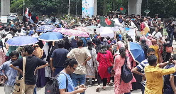 এবার প্রধানমন্ত্রীর বক্তব্য প্রত্যাহারের দাবিতে আন্দোলন