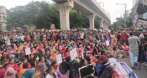 নতুন কর্মসূচি দিয়ে আজকের শাহবাগের অবরোধ তুলে নিলেন শিক্ষার্থীরা