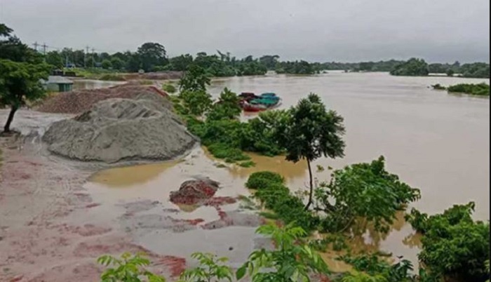 বিপৎসীমার নিচে নামল গোমতী নদীর পানি