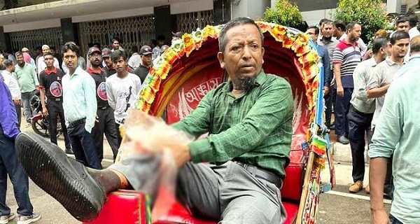 ইসলামী ব্যাংকে গোলাগুলি, ৫ কর্মকর্তা গুলিবিদ্ধ