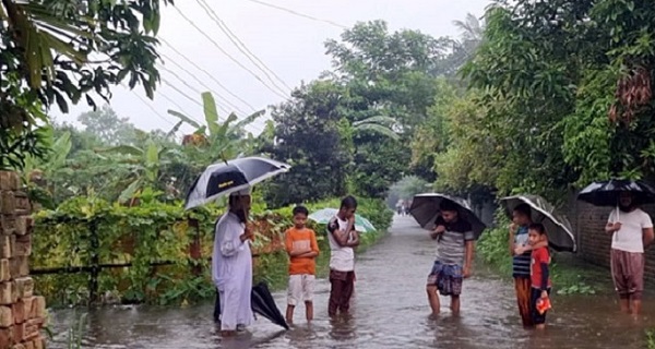 টানা বৃষ্টি-মুহুরীর পানিতে প্লাবিত নোয়াখালী, ২০ লাখ মানুষ পানিবন্দি