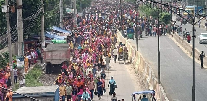 কারখানায় হামলা-ভাংচুর ও লুটপাটের ঘটনায় ছয় মামলায় আসামি ২ সহস্রাধিক