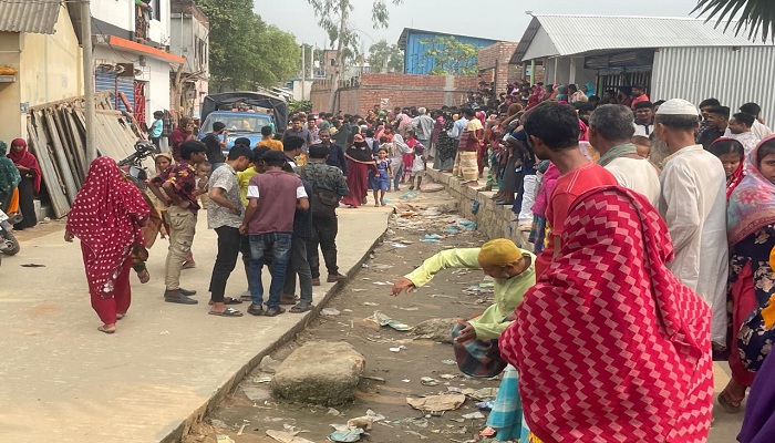 কালিয়াকৈরে পুকুর থেকে নারী ও শিশুর মরদেহ উদ্ধার