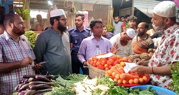 চাঁদপুরে টাস্কফোর্সের অভিযানে ৪ প্রতিষ্ঠানকে জরিমানা