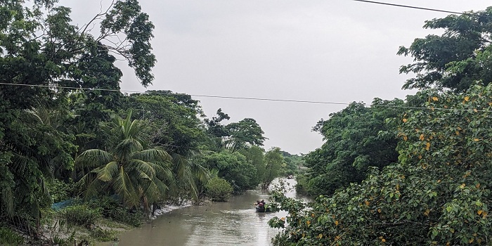 প্রবল ঘূর্ণিঝড় দানার প্রভাবে বাগেরহাটে বৃষ্টি, প্রস্তুত জেলা প্রশাসন