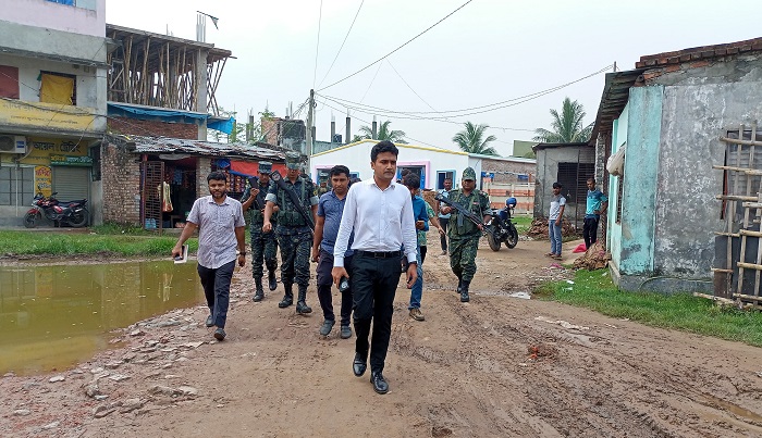 ভোমরা স্থল বন্দরের আড়তে টাস্কফোর্সের অভিযান, ৯০ হাজার টাকা জরিমানা