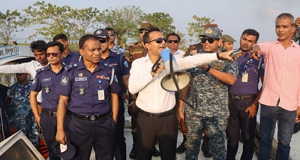 মা ইলিশ রক্ষায় চাঁদপুর জেলা টাস্কফোর্সের অভিযানে ৯ জেলে আটক