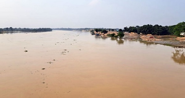 নেত্রকোণায় কমছে বন্যার পানি, বাড়ছে দুর্ভোগ-দুশ্চিন্তা