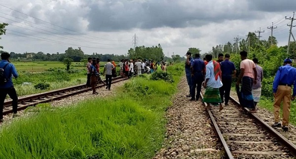 চট্টগ্রামে ট্রেনে কাটা পড়ে দুজনের মৃত্যু