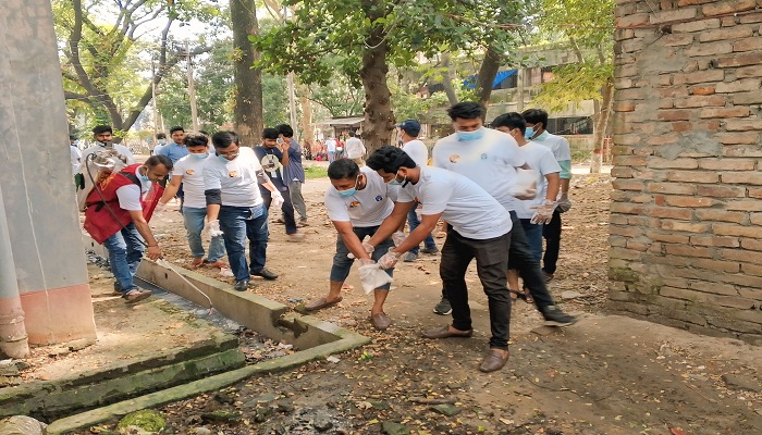 ডেঙ্গু ও চিকুনগুনিয়া প্রতিরোধে ঢাকা কলেজ ছাত্রদলের কর্মসূচি