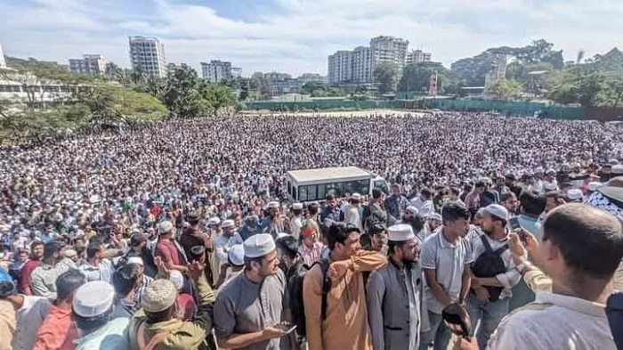 আইনজীবী সাইফুলের জানাজা সম্পন্ন, জনসমুদ্র চট্টগ্রাম