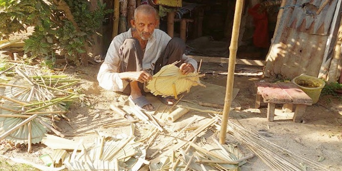 ছেলে দুবাই, পাঁচু মিয়ার সংসার ঝুপড়ি ঘরে