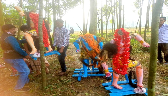 কালিমাতা মন্দিরের ৬ প্রতিমা ভাংচুর ও স্বর্ণালংকার চুরি