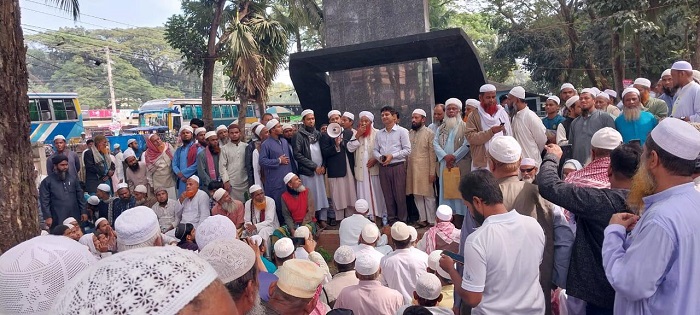 চাঁদপুরে দুই দফা দাবিতে সাদপন্থী তাবলীগ জামাতের সমাবেশ