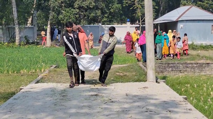 পাবনায় বৈষম্যবিরোধী ছাত্র আন্দোলনে নিহত জুলকারনাইনের লাশ উত্তোলন