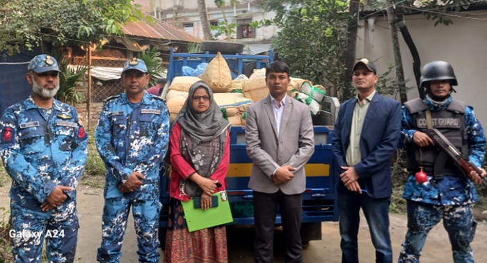 চাঁদপুরে বিপুল পরিমাণ নিষিদ্ধ পলিথিন জব্দ