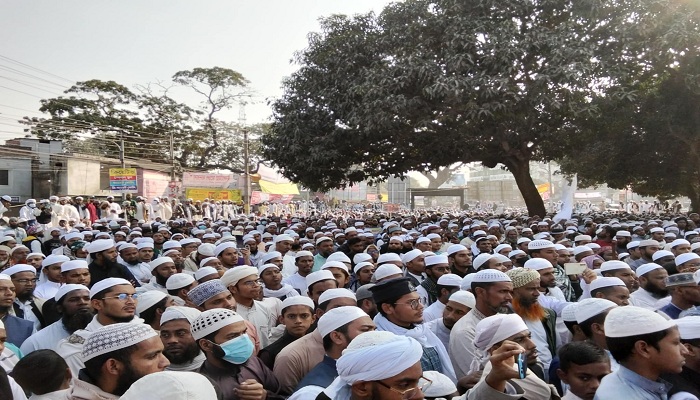 সিরাজগঞ্জে সাদপন্থিদের রাষ্ট্রীয়ভাবে নিষিদ্ধ ও বিচারের দাবিতে বিক্ষোভ