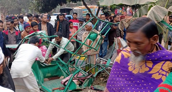 কালিয়াকৈরে ট্রাক-অটোরিকশার সংঘর্ষে নিহত ৩